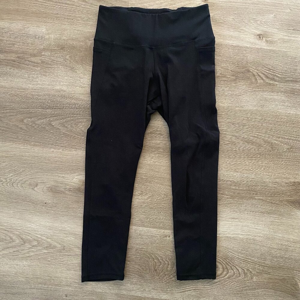 DANSKIN | Mid-Calf Black Athletic Leggings w/ pockets